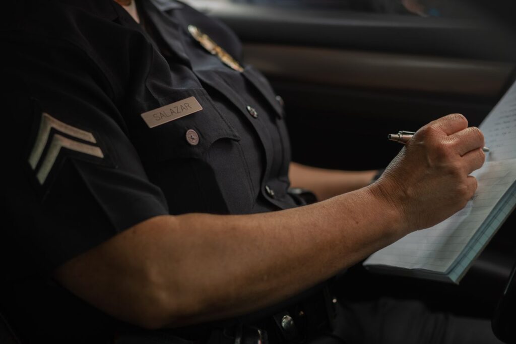 Dozór Policji – na czym polega, kiedy grozi areszt i jak może pomóc adwokat z Wrocławia? 